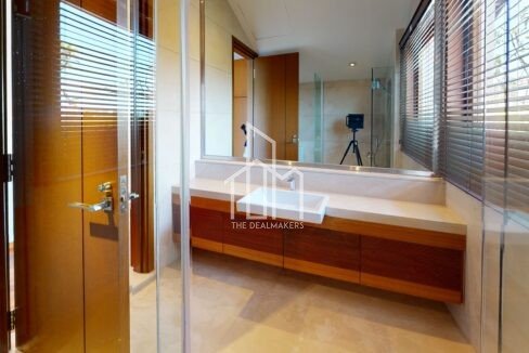 168-Ocean-Dr-Bathroom (2)