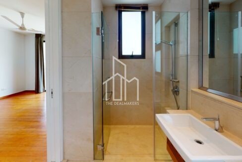 168-Ocean-Dr-Bathroom (3)