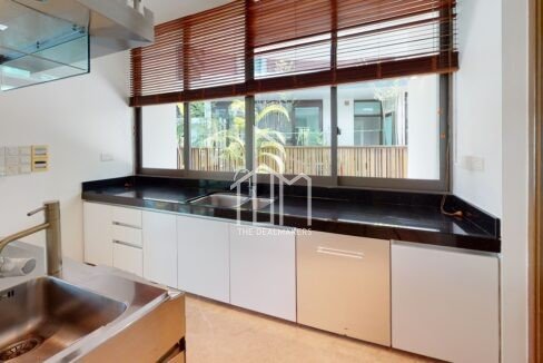 168-Ocean-Dr-Kitchen (1)