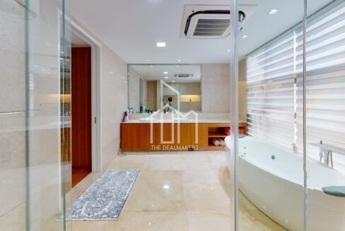 77-Ocean-Drive-Bathroom