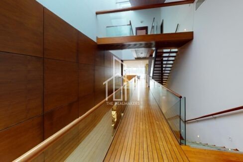 77-Ocean-Drive-Staircase